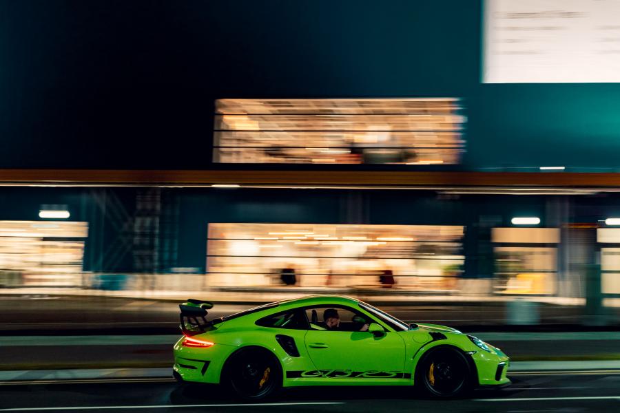  Porsche 911 GT3 RS (991) 2018 года  (UK) (фото 23 из 39)